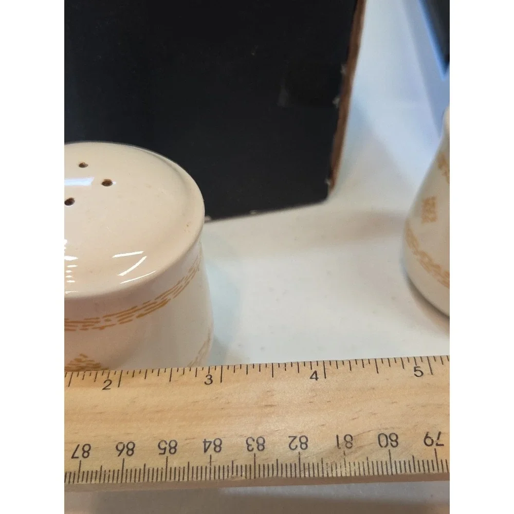 Vintage Ceramic Salt & Pepper Shakers Beige with Gold Pattern Retro Kitchen Deco